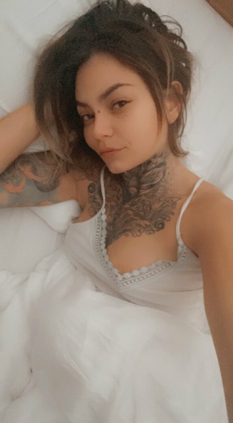 Nikky French ホットなポルノスター 写真