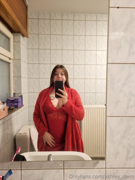 レズビアンマッサージオンリーファンズ トップ 写真