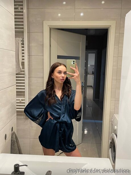 Lily Helen ポルノスター セックス 画像