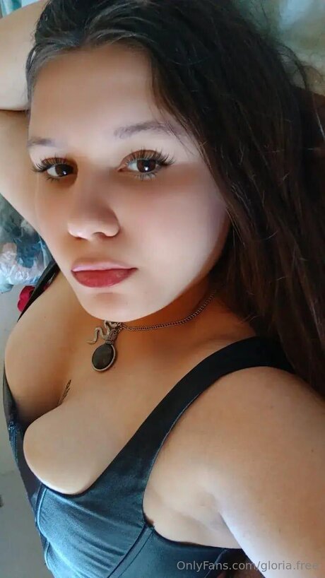 Gloria Free 独占スター 画像