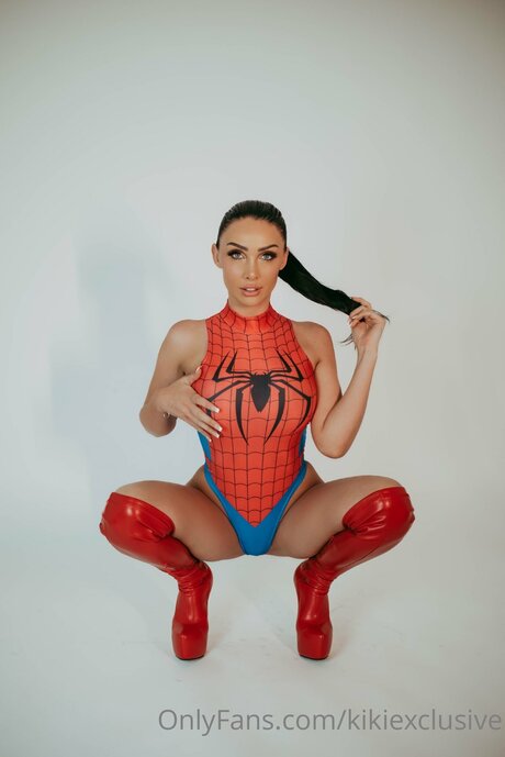 Kikidanielsfree 裸モデル 写真