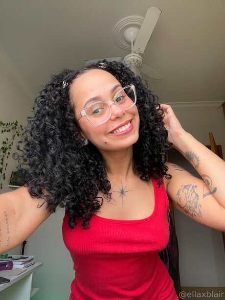 Ellaxblair xxxモデル 写真