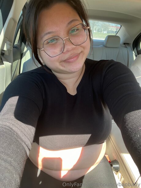 バン・オンリーファンズ 無料裸 ギャラリー