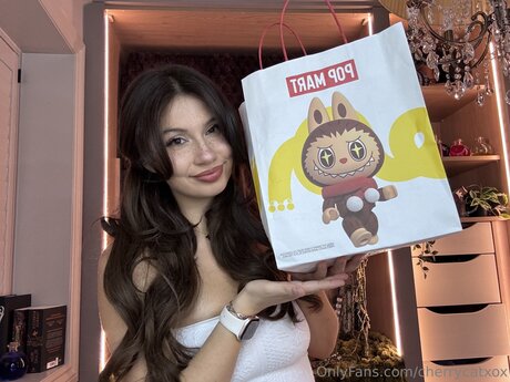 Cherrycatxox 裸のポルノスター 写真