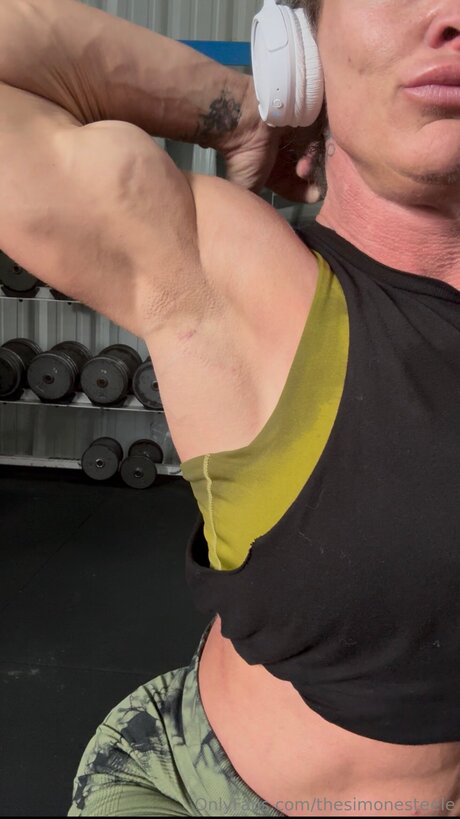 金髪のホットな妻オンリーファンズ セクシー 写真