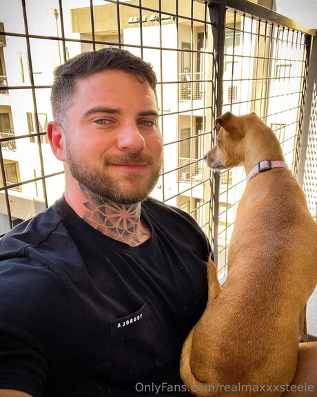 Realmaxxxsteele エロティックなスター 写真