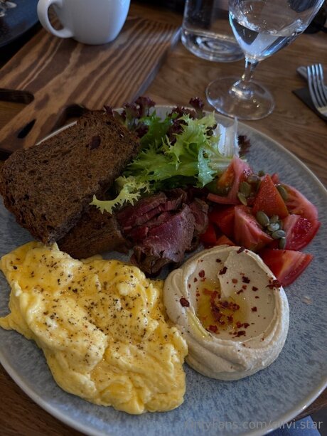 Olivi Star 美しいモデル ギャラリー