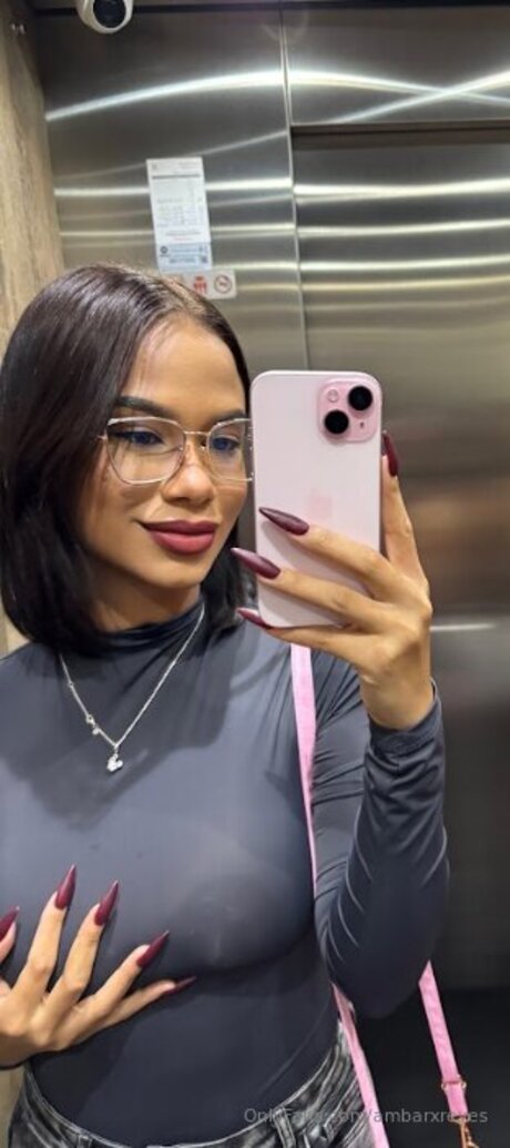 Ambarxreyes ホットスター 写真