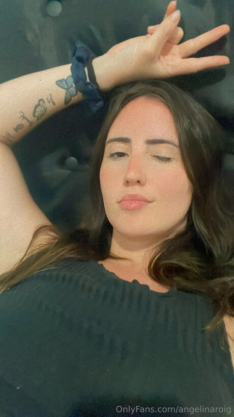Angelinaroig エロティック女優 ギャラリー