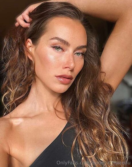 Isabella Moreau ホットなポルノスター 写真