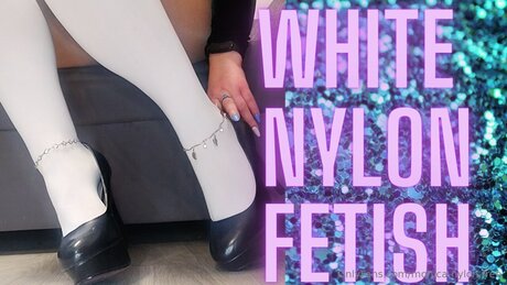 Monica Nylon Free ポルノスター 画像
