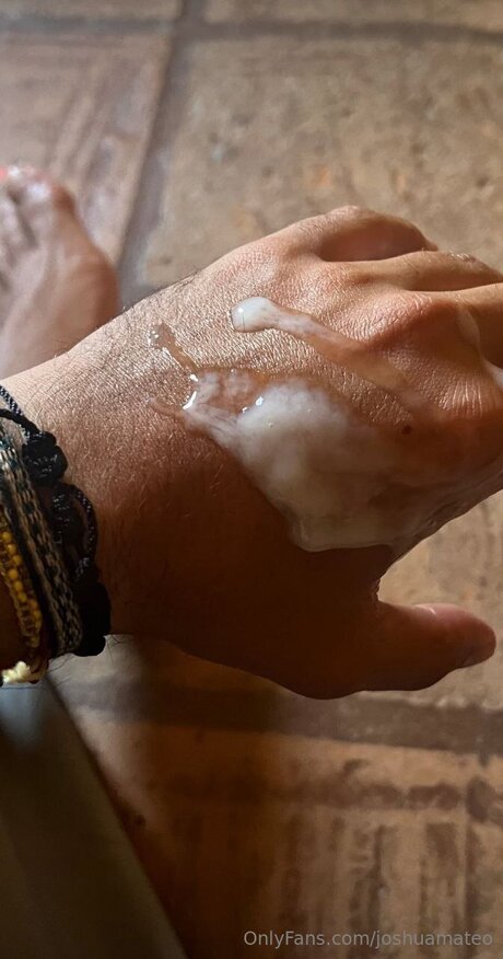 巨乳ストリップオンリーファンズ ホットセクシー 写真