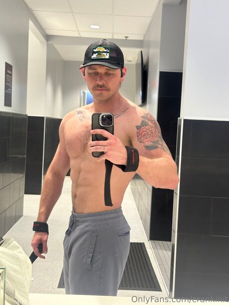 金髪の小人オンリーファンズ 無料 画像