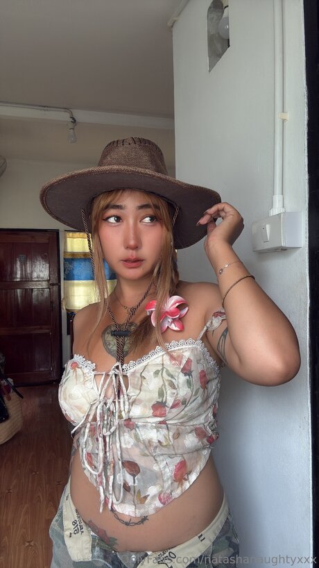 大きなお尻の黒人オンリーファンズ ホットポルノ 写真