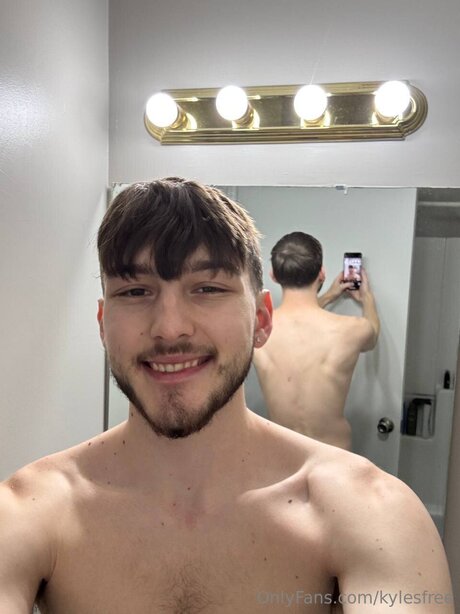 Kylesfree ホットなモデル ギャラリー