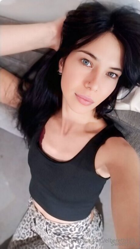 Elbereth123 ホットなモデル 写真