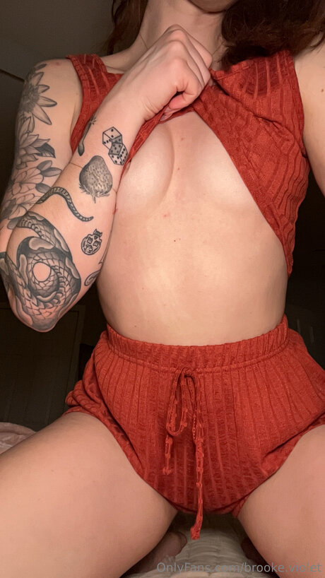 Brooke Violet ポルノスター アダルト ギャラリー