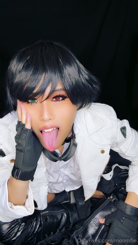 Moomfie ポルノスター 写真