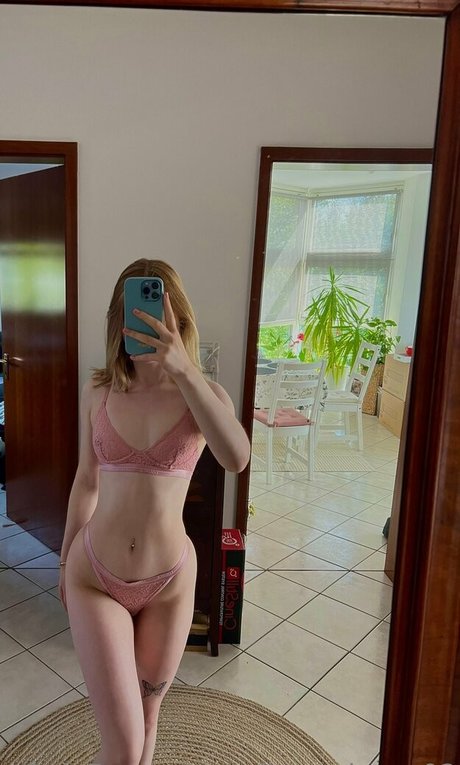 フィリピン人オンリーファンズ 美しい裸 画像