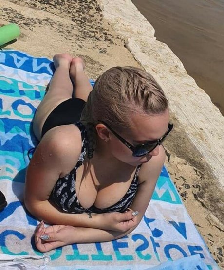 Mini Babe ポルノスター 写真