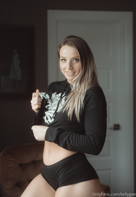 Kelly Gee ホットモデル 写真