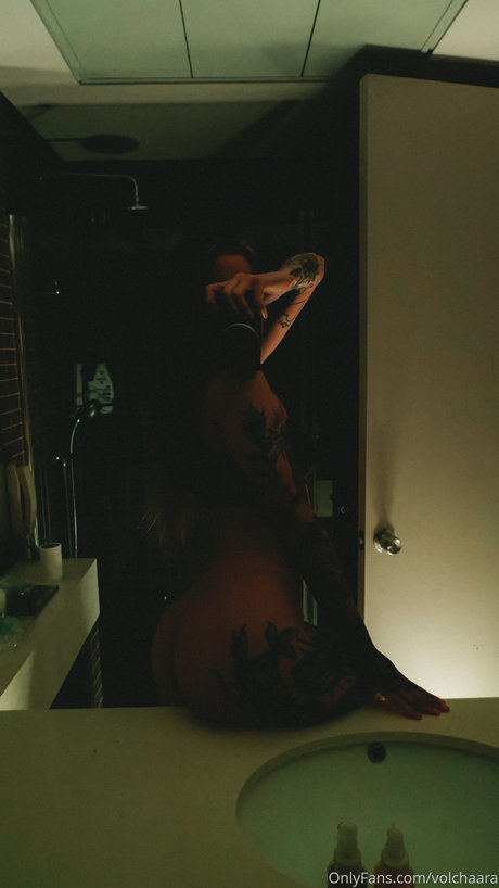 _volchara セクシーモデル 写真