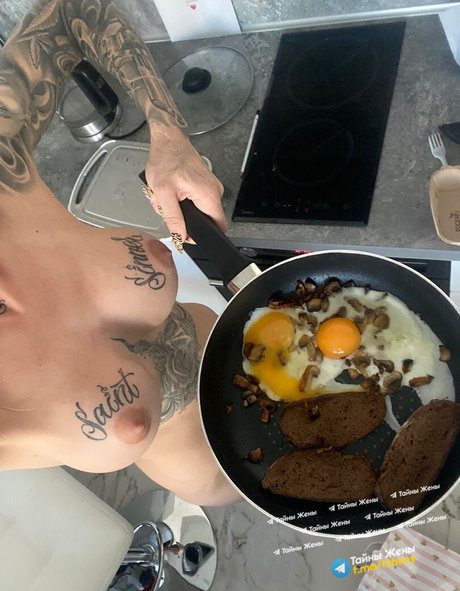 Marina Mexika アート女優 写真