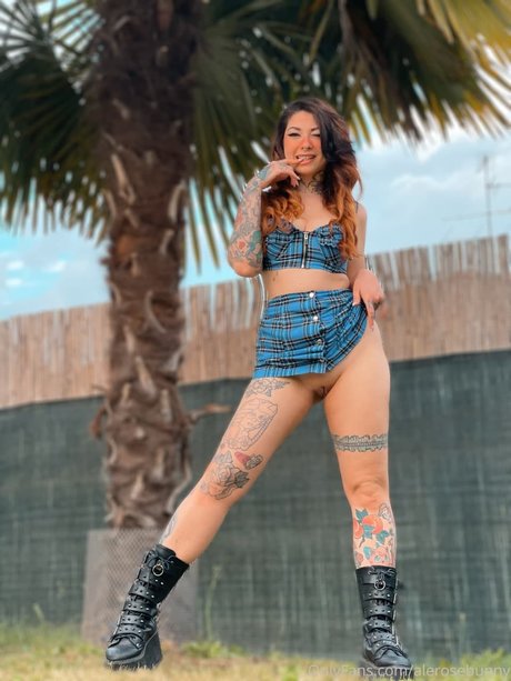 Ale Rose Bunny セックスモデル 画像