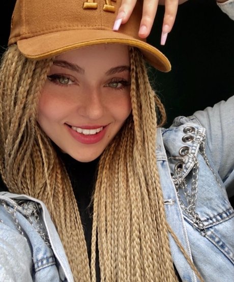 Lourdesazu 最高の女優 写真