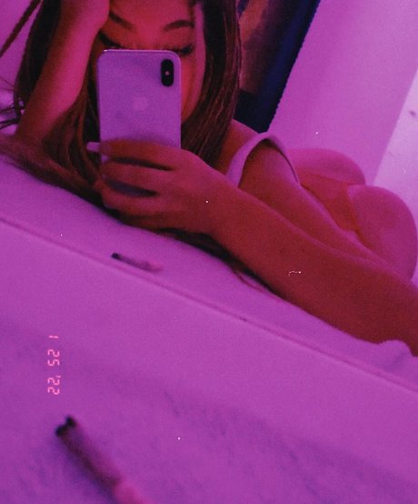 足の動画 オンリーファンズ 美しい 写真