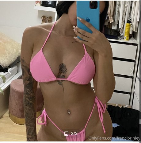 金髪のホットな妻オンリーファンズ ホット 画像