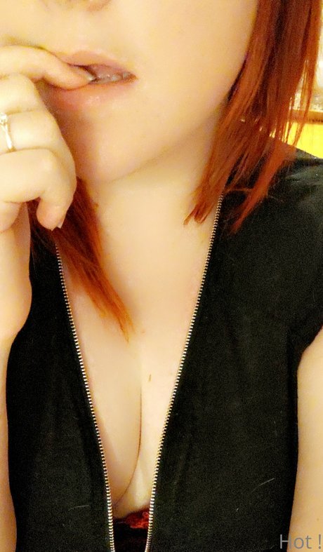 Lilly Tremblay エロティックなポルノスター 写真