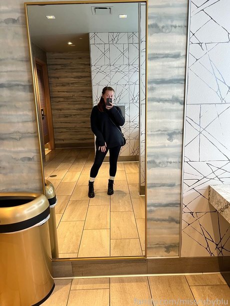 巨乳熟女オンリーファンズ ホットヌード 写真