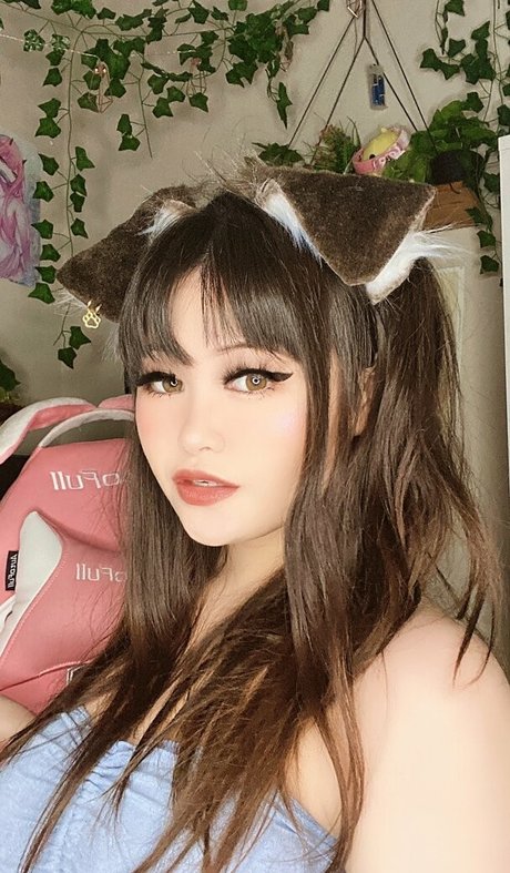 Taiga 裸の女優 写真