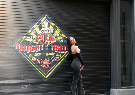 金髪のホットな妻オンリーファンズ ホットヌード 写真