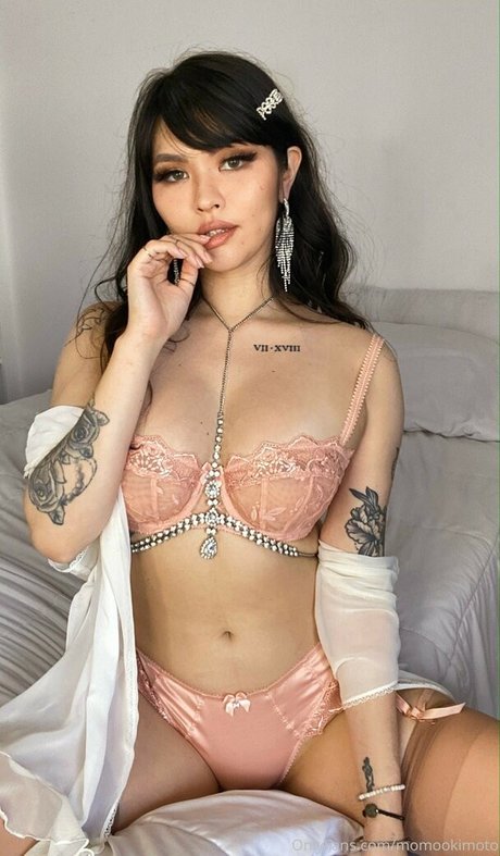 Momo Okimoto ホットなポルノスター 写真