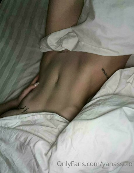 Yana Solo セックスモデル 写真