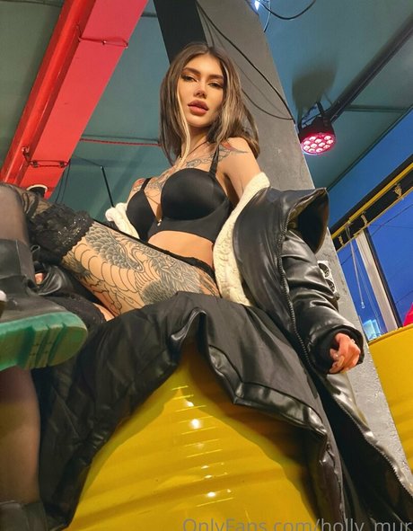 Holly Mur ヌードスター アーカイブ