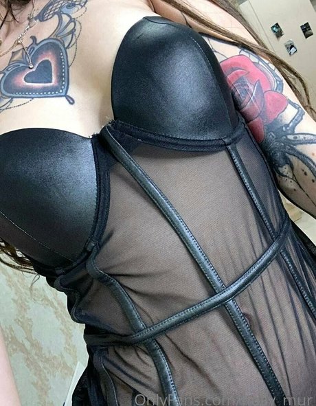 Holly Mur セックスモデル 画像