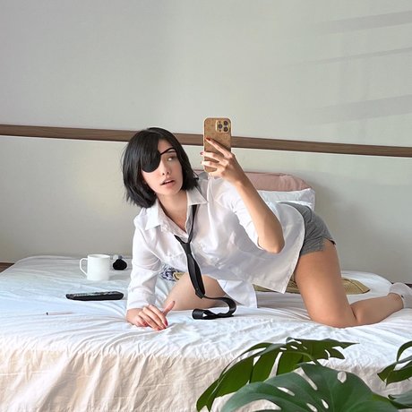 異人種間XXX オンリーファンズ ヌード 写真