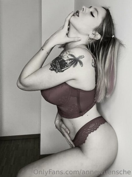 Anne Wuensche 完璧なポルノスター 写真