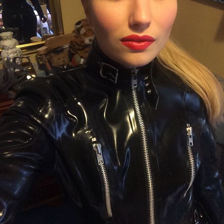 アラブの女の子オンリーファンズ ホットセクシー 写真