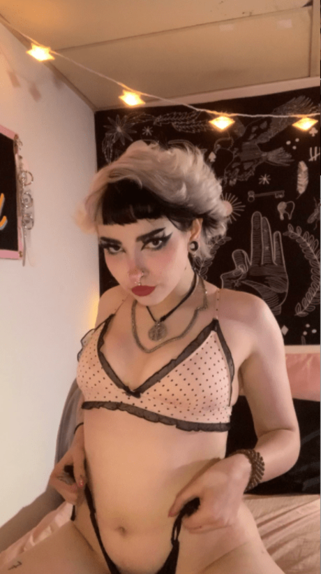 Evilgirll xxx女優 写真