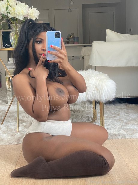 Priya Rainelle_ 高品質スター 写真