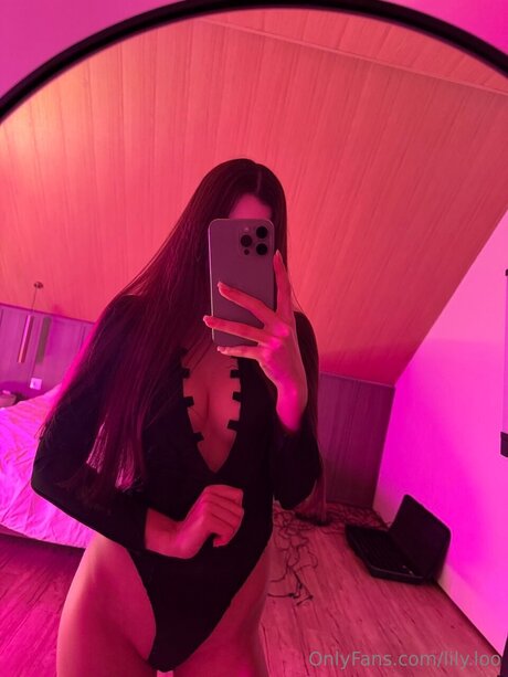 Lily Loo xxxスター 画像