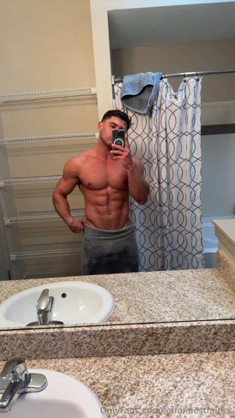 Aaronaesthetics セックスポルノスター ギャラリー