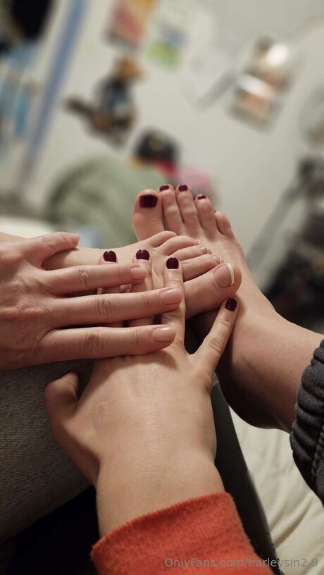 足 マンコ オンリーファンズ 無料アダルト ギャラリー