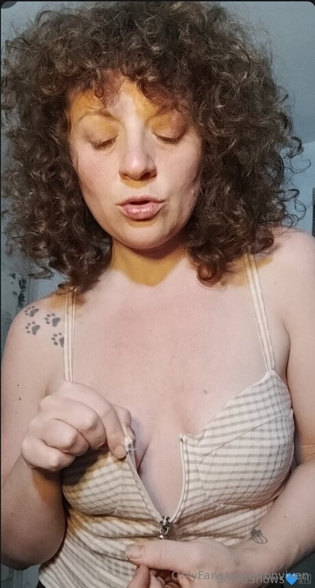 Ironvixen エロティックなモデル 写真