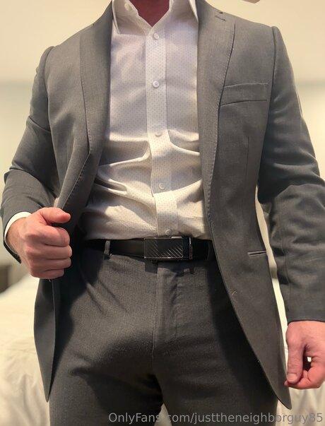 アマチュアペッギングオンリーファンズ ポルノ 画像