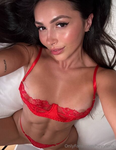 アマチュアディープスロートオンリーファンズ 美しい 画像